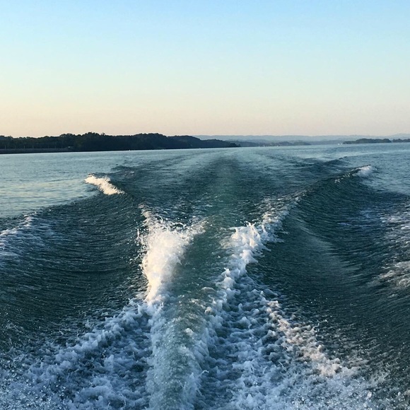 Meet your Posher, Lora - Picture 1 of 1